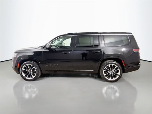 Used 2024 Jeep Wagoneer Series III w/ Premium Group I AWD/4WD image 8