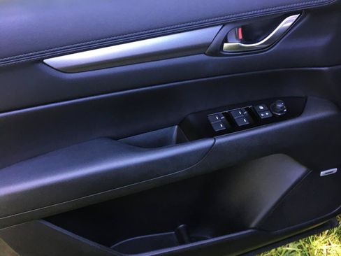 Used 2018 MAZDA CX-5 Touring w/ Preferred Equipment Package FWD image 10