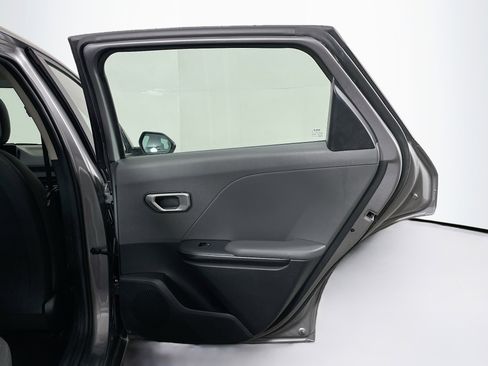 Used 2025 Kia K4 LXS image 28