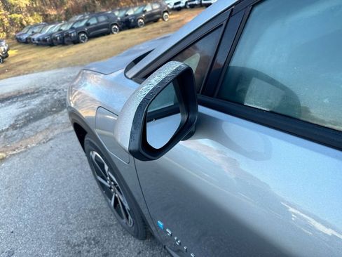 New 2026 Chevrolet Equinox EV LT image 11