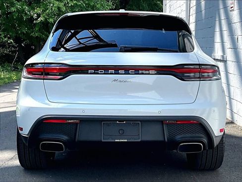 Certified 2026 Porsche Macan AWD/4WD image 9