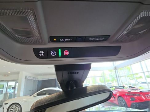 Used 2024 GMC Terrain SLE w/ Driver Convenience Package AWD/4WD image 25