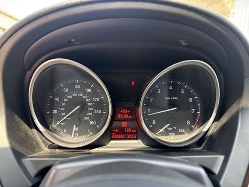 Used 2013 BMW Z4 sDrive28i RWD image 16