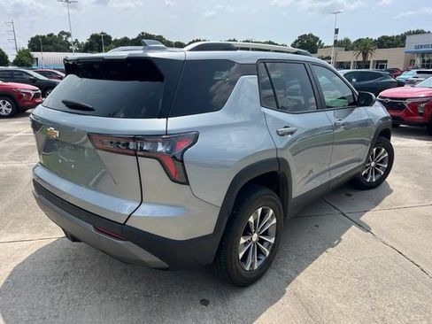 Used 2025 Chevrolet Equinox LT w/ Convenience Package II FWD image 8