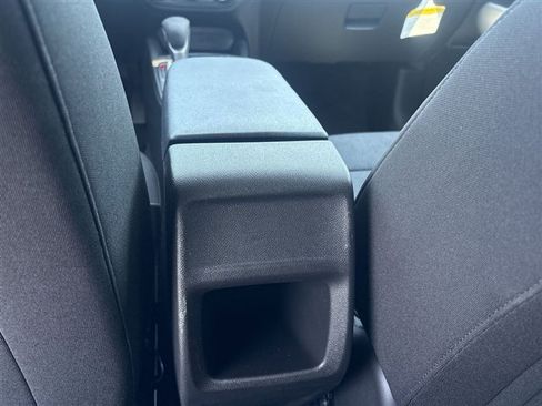 Used 2025 Chevrolet Trax LS w/ LS Convenience Package FWD image 19