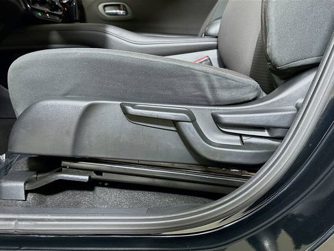 Used 2020 Honda HR-V LX image 22