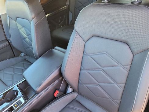 Used 2025 Volkswagen Atlas SE image 11