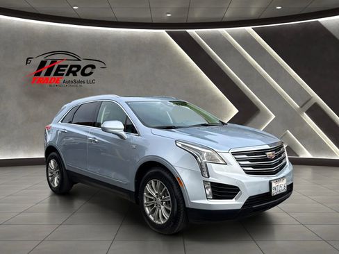 Used 2017 Cadillac XT5 Luxury w/ Driver Awareness Package AWD/4WD image 1