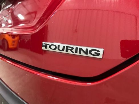 New 2025 Honda Pilot Touring image 9