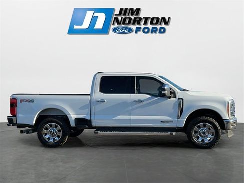 Used 2023 Ford F250 Lariat w/ Chrome Package image 2