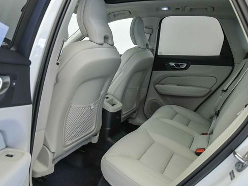 Certified 2025 Volvo XC60 T8 Plus w/ Protection Package Premier image 20