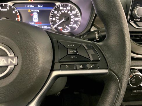 Used 2025 Nissan Altima 2.5 SV image 19