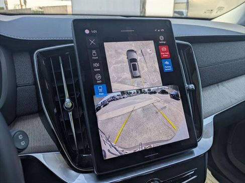 Used 2025 Volvo XC90 T8 Ultra w/ Protection Package Premier image 19