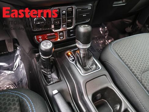 Used 2025 Jeep Wrangler Unlimited Rubicon 4xe w/ Convenience Group image 13