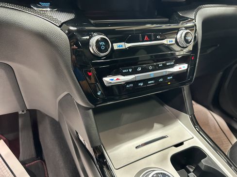 Used 2023 Ford Explorer ST-Line w/ Class IV Trailer Tow Package image 15