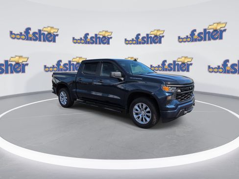 Certified 2022 Chevrolet Silverado 1500 Custom AWD/4WD image 2