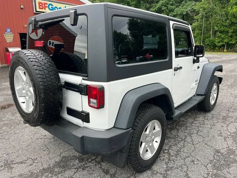 Used 2015 Jeep Wrangler Sport AWD/4WD image 5