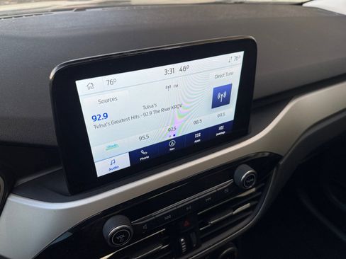 Certified 2022 Ford Escape SE w/ SE Sport Appearance Package image 25