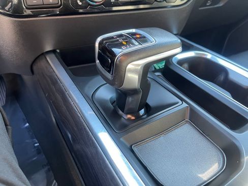 Used 2022 Chevrolet Silverado 1500 LTZ AWD/4WD image 34