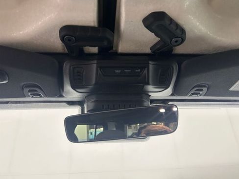 Used 2024 Jeep Gladiator Sport AWD/4WD image 23