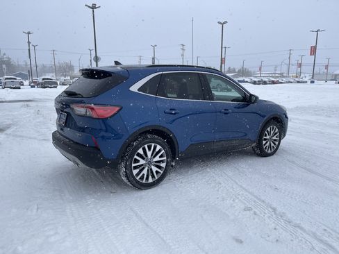 Certified 2022 Ford Escape Titanium image 3
