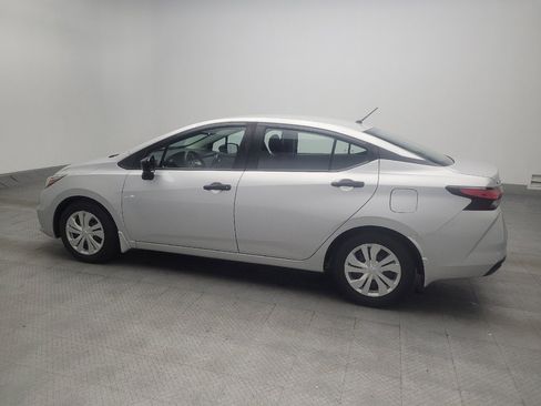 Used 2021 Nissan Versa S FWD image 3