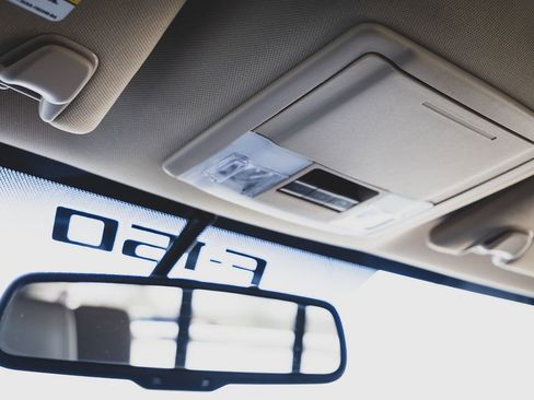 Used 2010 Ford F150 Lariat image 15