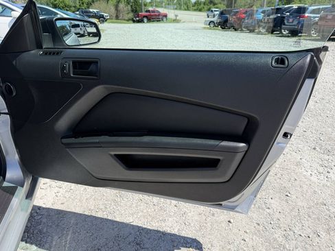 Used 2013 Ford Mustang Coupe RWD image 14
