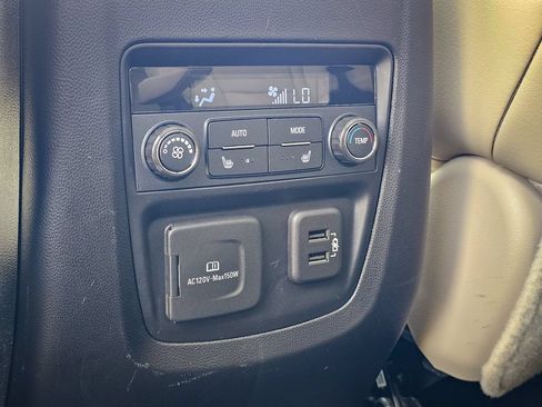 Used 2020 Buick Enclave Premium w/ Sun and Sites Package AWD/4WD image 35