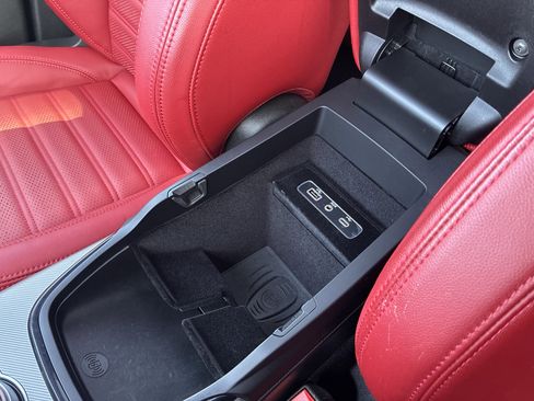 Certified 2024 Alfa Romeo Stelvio Veloce image 22