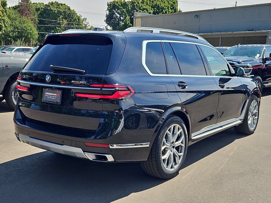 Used 2025 BMW X7 xDrive40i w/ Premium Package AWD/4WD image 7