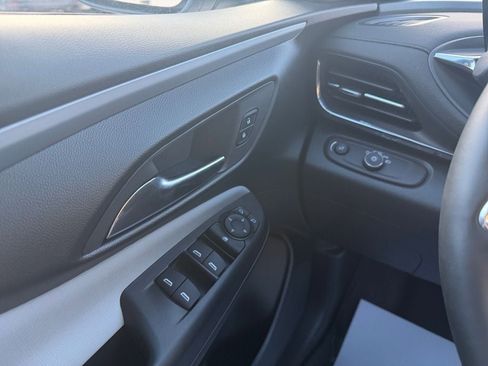 Used 2024 Buick Envista Preferred w/ Convenience I Package image 16