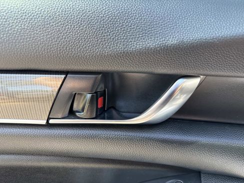 Used 2022 Honda Accord Sport image 21