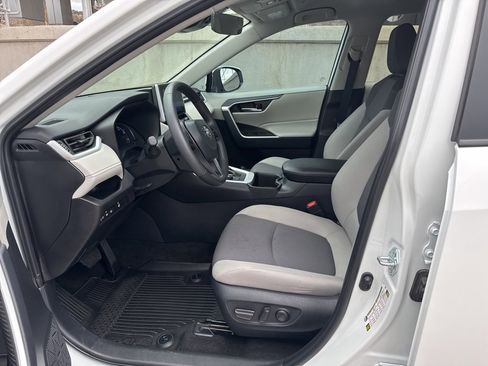 Used 2024 Toyota RAV4 XLE image 9