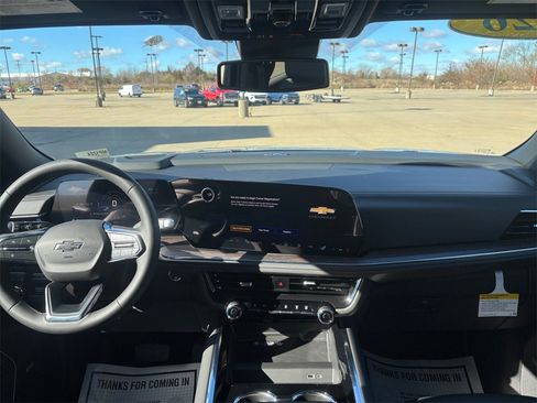 New 2026 Chevrolet Suburban Z71 image 25