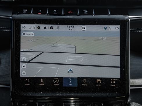 Used 2024 Jeep Grand Cherokee Limited image 24