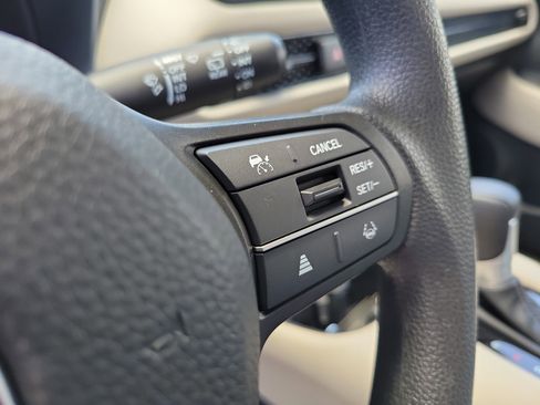 Used 2025 Honda HR-V LX image 25