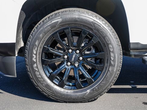 Used 2022 GMC Canyon Elevation w/ Trailering Package image 9