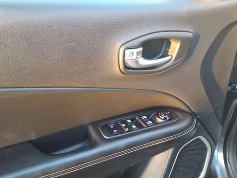 Used 2019 Jeep Compass Latitude w/ Popular Equipment Group image 10