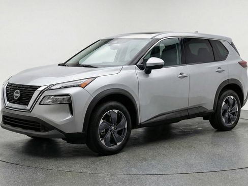 Used 2025 Nissan Rogue SV image 3