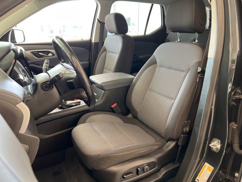 Used 2021 Chevrolet Traverse LT image 31