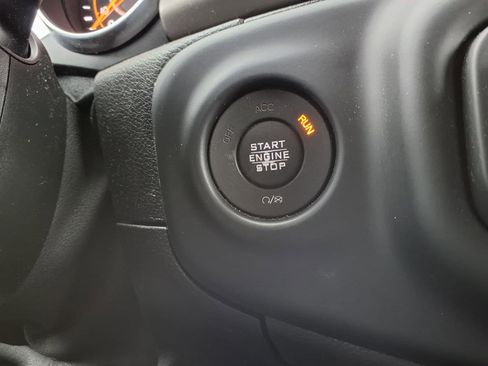 Used 2019 Jeep Wrangler Unlimited Sport S AWD/4WD image 12