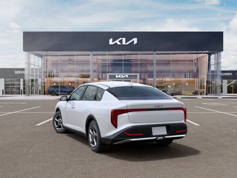 New 2026 Kia K4 FWD image 4