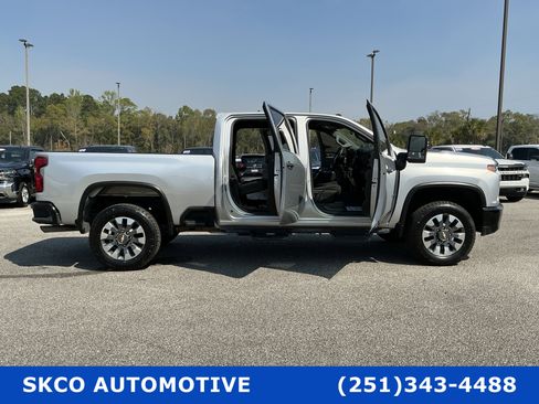 Used 2021 Chevrolet Silverado 2500 Custom w/ Custom Value Package image 33