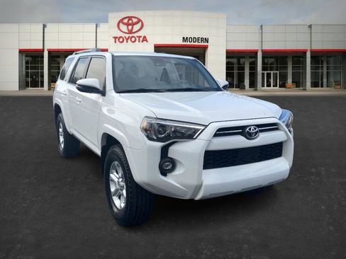 Certified 2023 Toyota 4Runner SR5 Premium w/ Moonroof Package image 3