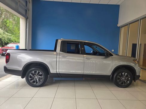 Used 2021 Honda Ridgeline Sport image 5