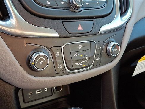 Certified 2021 Chevrolet Equinox LS image 17