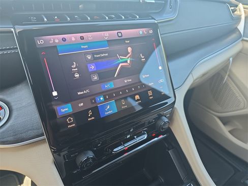 New 2025 Jeep Grand Cherokee L Limited image 22