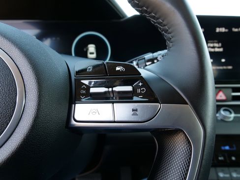 Used 2024 Hyundai Elantra SEL w/ Convenience Package image 22