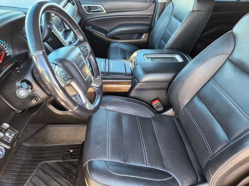 Used 2019 GMC Yukon XL Denali image 8